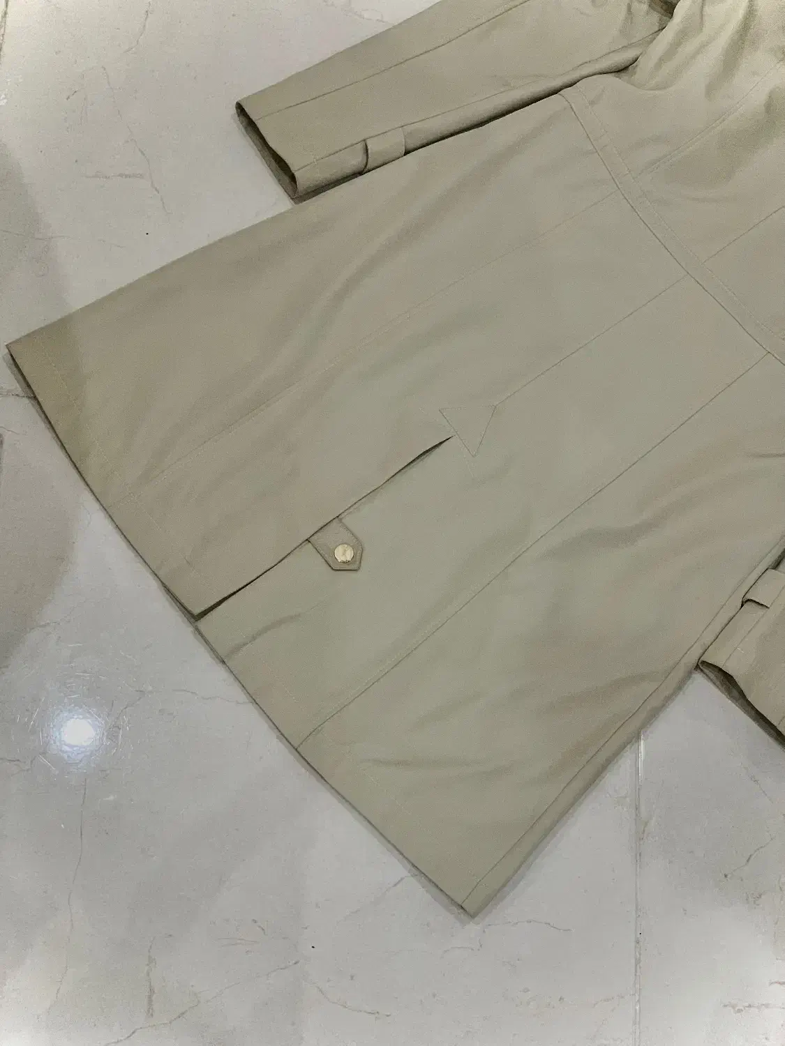 بارانی|لباس|سلماس, |دیوار