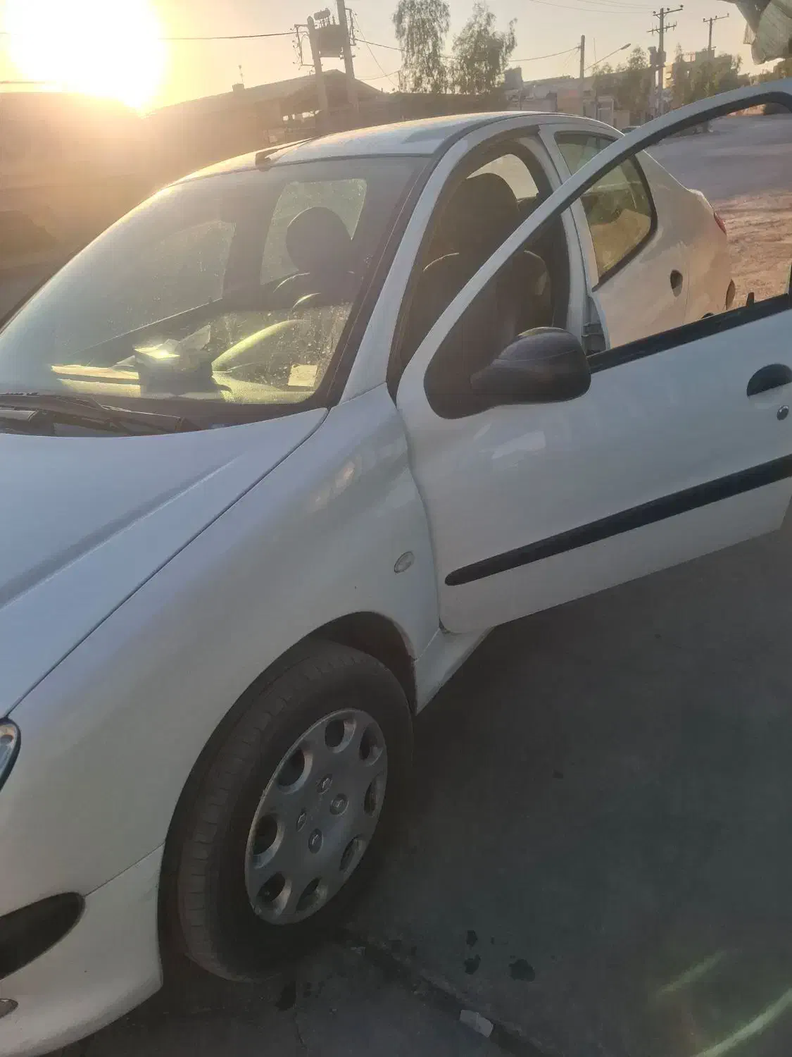 ۲۰۶صندوقدار سفیدمدل۸۸|خودرو سواری و وانت|یزد, |دیوار