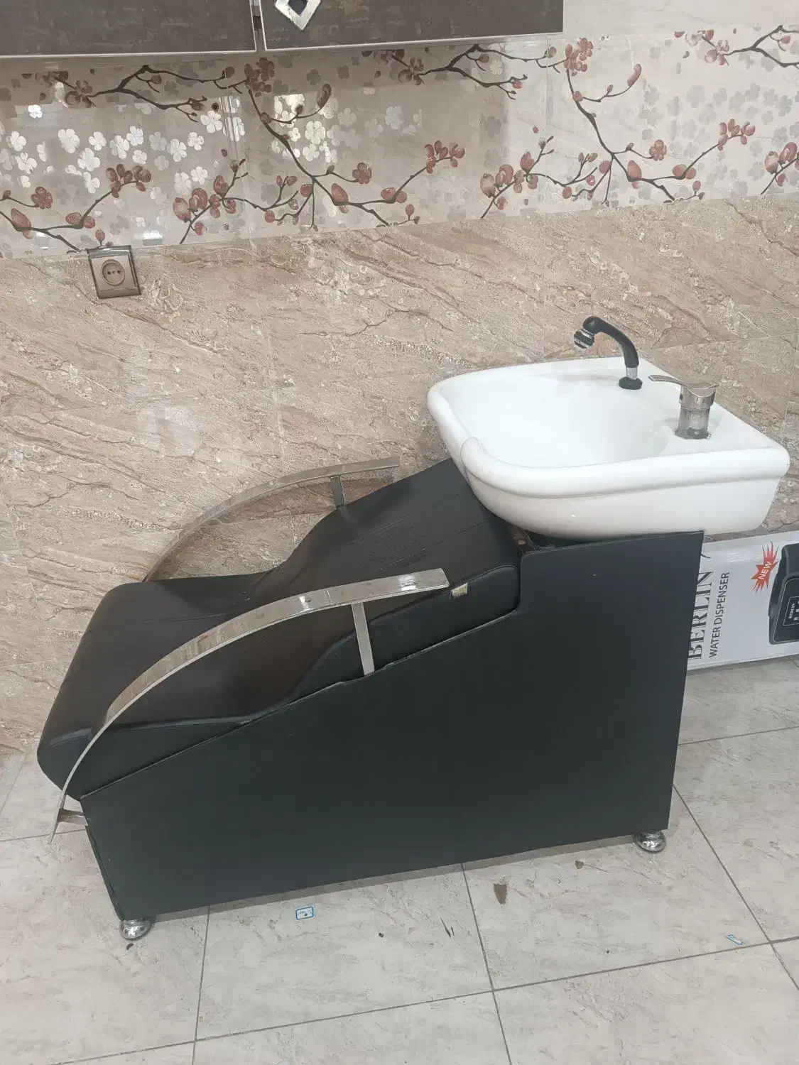 روشویی برای اریشگاه|آرایشگاه و سالنهای زیبایی|بانه, |دیوار