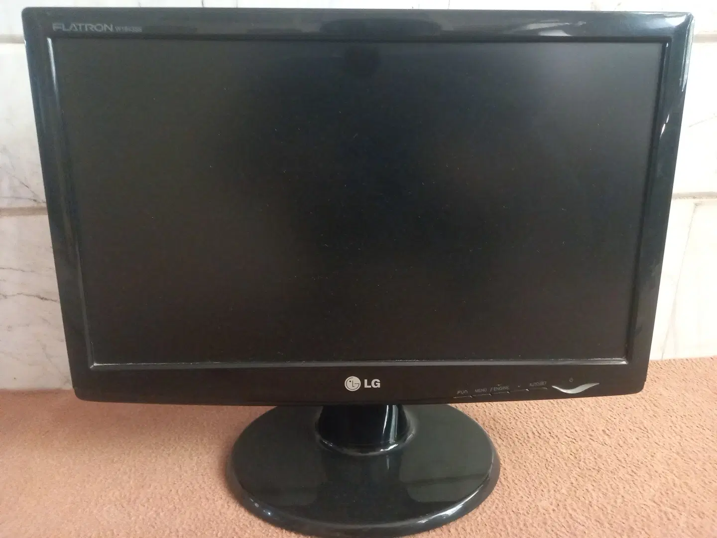 مانیتور ۱۹ اینچ LG|قطعات و لوازم جانبی رایانه|قم, نیروگاه|دیوار