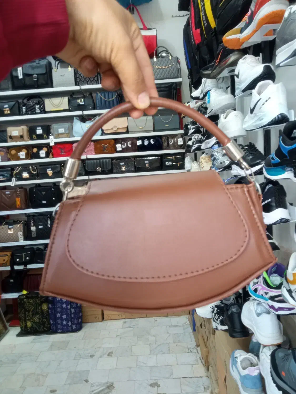 کیف زنانه و دخترانه 200 تومن|کیف، کفش، کمربند|گرمی, |دیوار