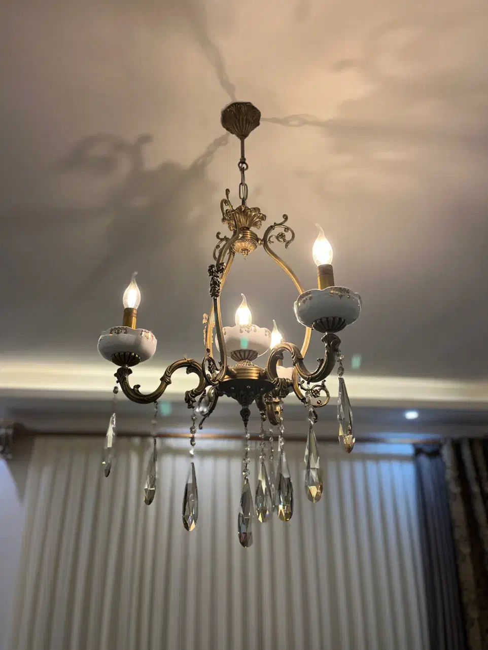 ۲ عدد لوستر|لوستر و چراغ آویز|رشت, سعدی (تختی)|دیوار