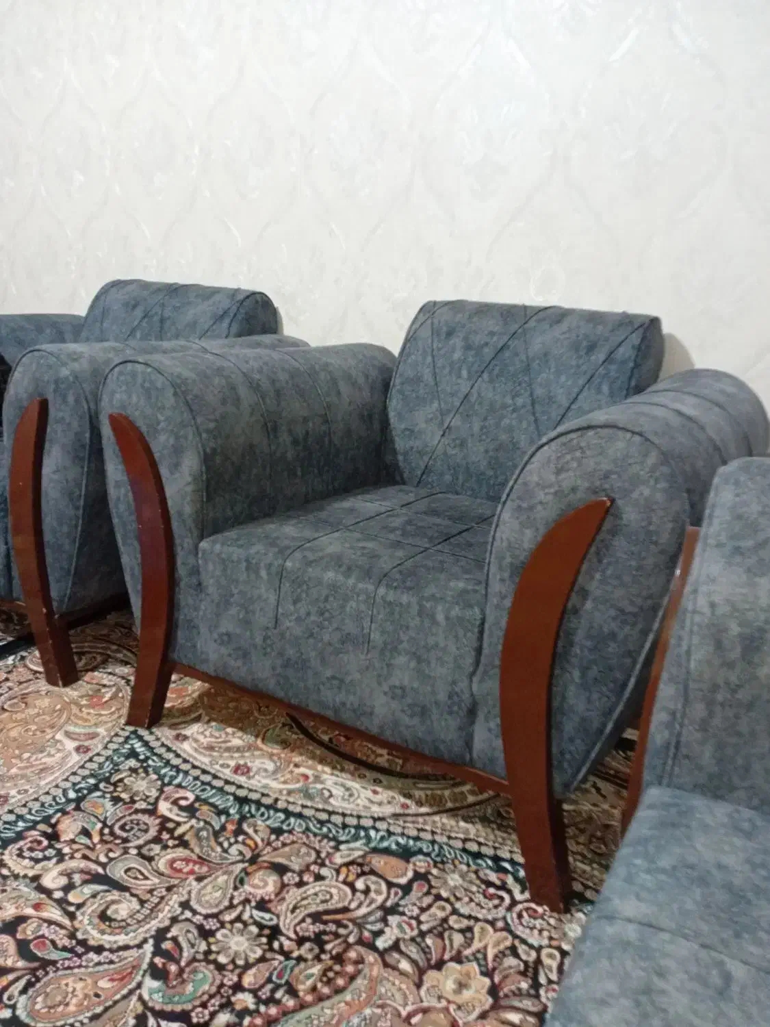 مبل ۷نفره یکماه کاربه همراه عسلی|مبلمان خانگی و میز عسلی|آبیک, |دیوار