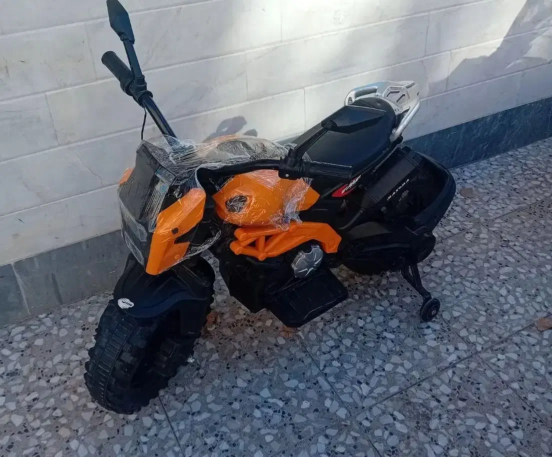 موتور شارژی بنلی گاز رو فرمون و کمکفنردار|اسباب‌‌بازی|قم, یزدان‌شهر|دیوار