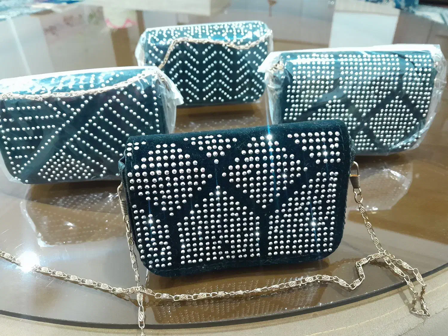 تعدادی کیف قیمت از200تا260|کیف، کفش، کمربند|جم, |دیوار