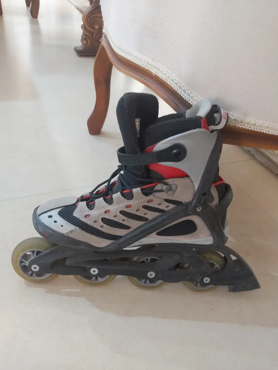 اسکیت رولربلید در حد نو|دوچرخه، اسکیت، اسکوتر|ساوه, |دیوار