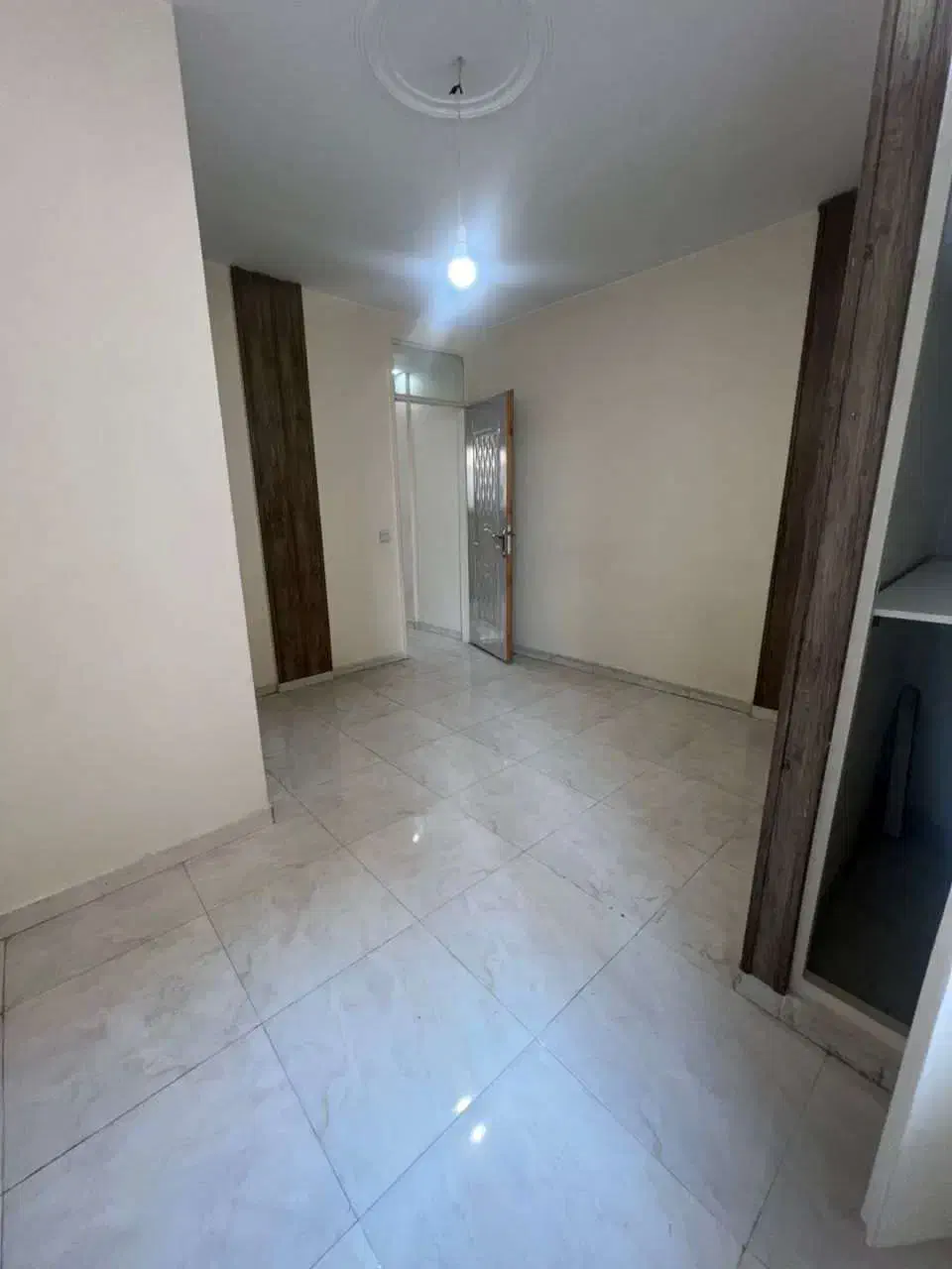 ۵۰ متر/خوش نقشه/نورخور/لوکیشن مترو/بالکن