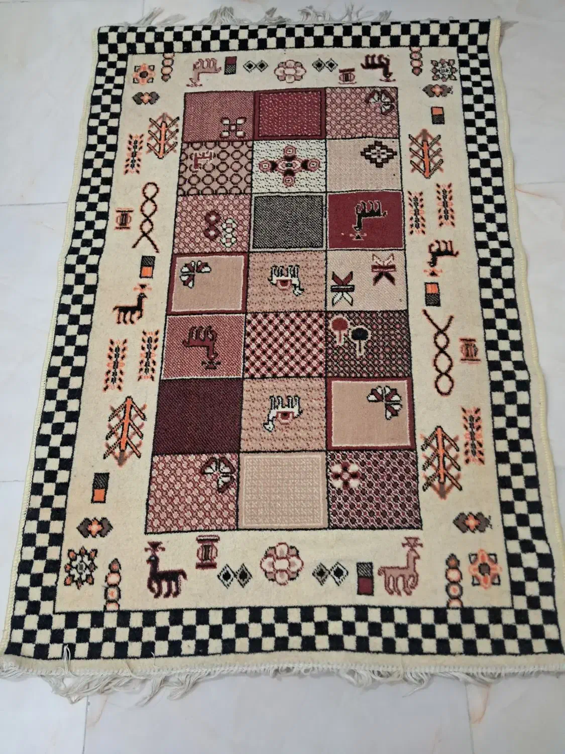 فرش|فرش|اصفهان, سرچشمه|دیوار