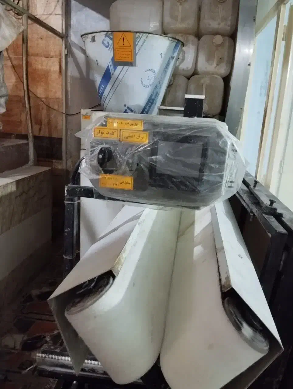 فروش یک دستگاه چونه گیر نان بربری|ماشینآلات صنعتی|سبزوار, چهارراه فرودگاه|دیوار