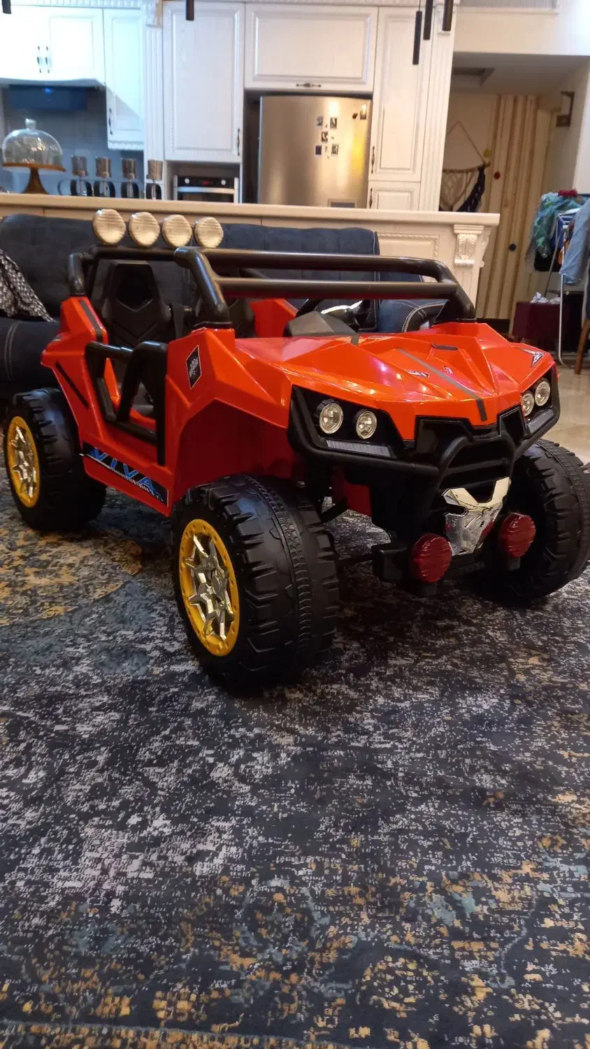 ماشین شارژی ۲نفره ۴ موتور خیلی خیلی بزرگ|اسباببازی بچه|تهران, حکیمیه|دیوار