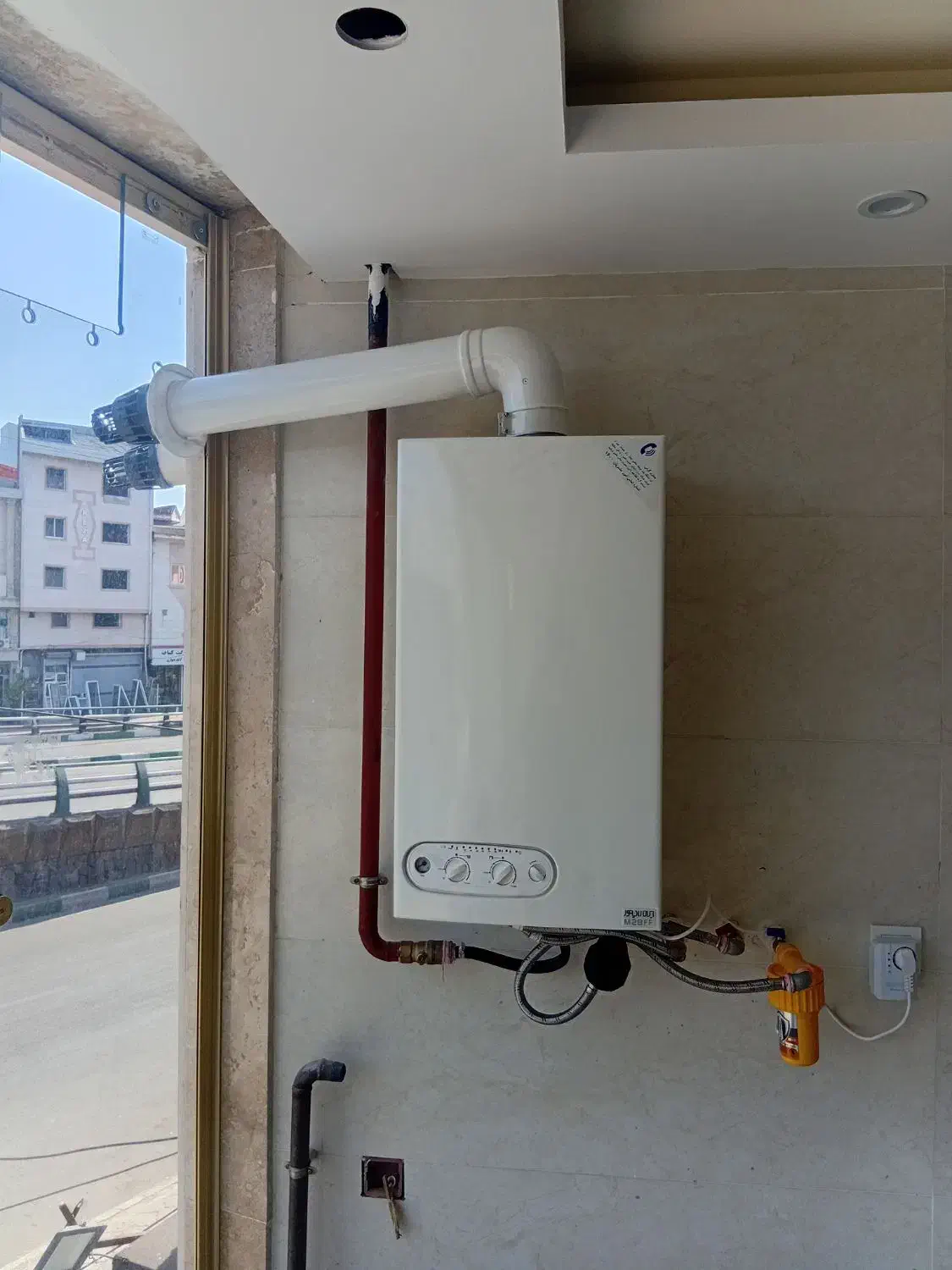 تعمیر سرویس نصب انواع پکیج دیواری(ابگرمکن-)|خدمات پیشه و مهارت|بندر انزلی, جهانگانی|دیوار