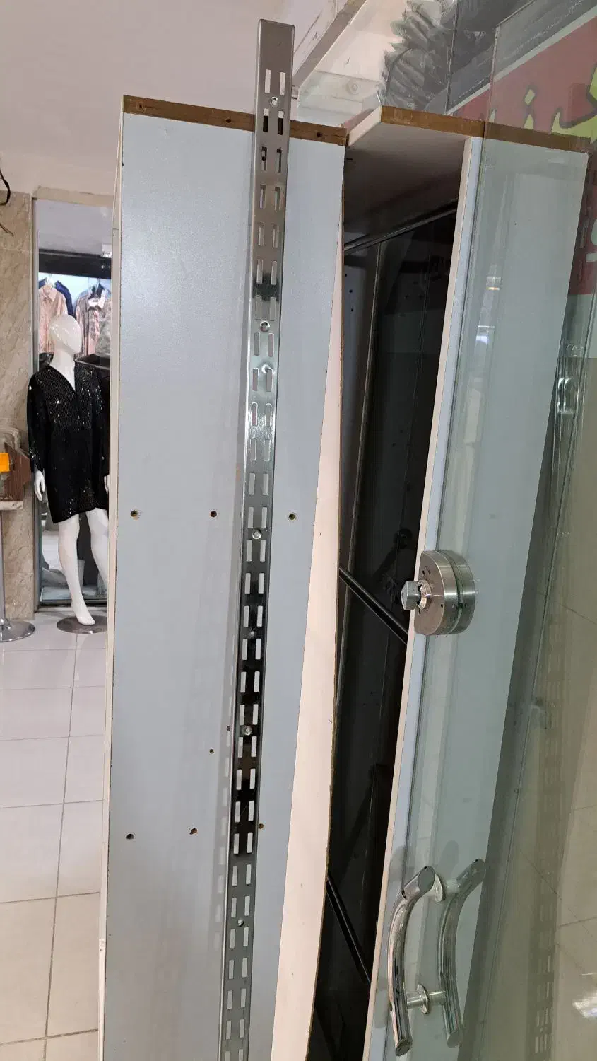 فروش دکور چوبی لباس فروشی و روسری .ستون و تیله ای|فروشگاه و مغازه|کبودرآهنگ, |دیوار