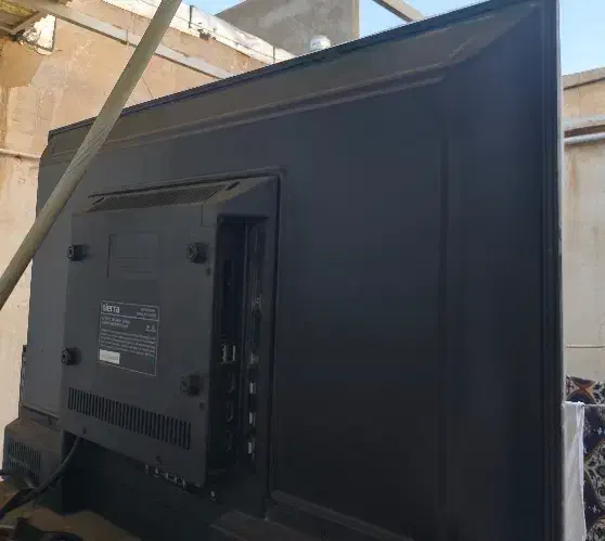 تلویزیون هوشمند 32انچ|تلویزیون و پروژکتور|قم, دروازه ری|دیوار