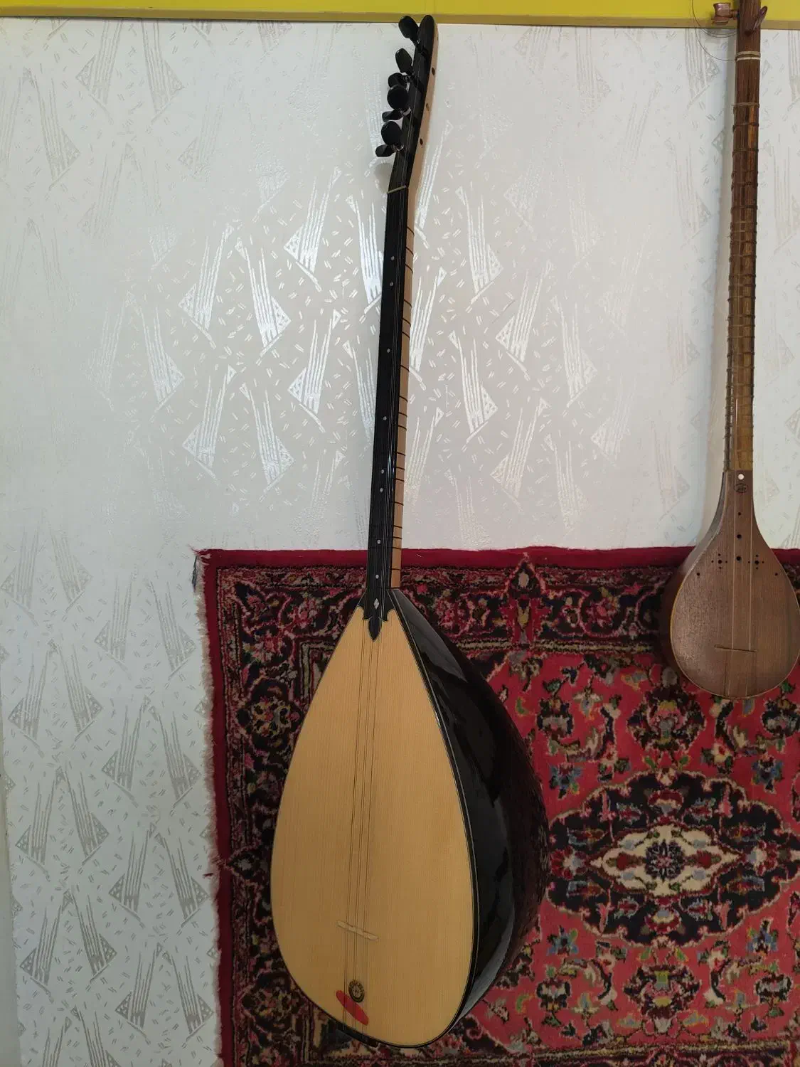 باغلاما هناره دسته کوتاه|سازهای سنتی|رشت, منظریه|دیوار