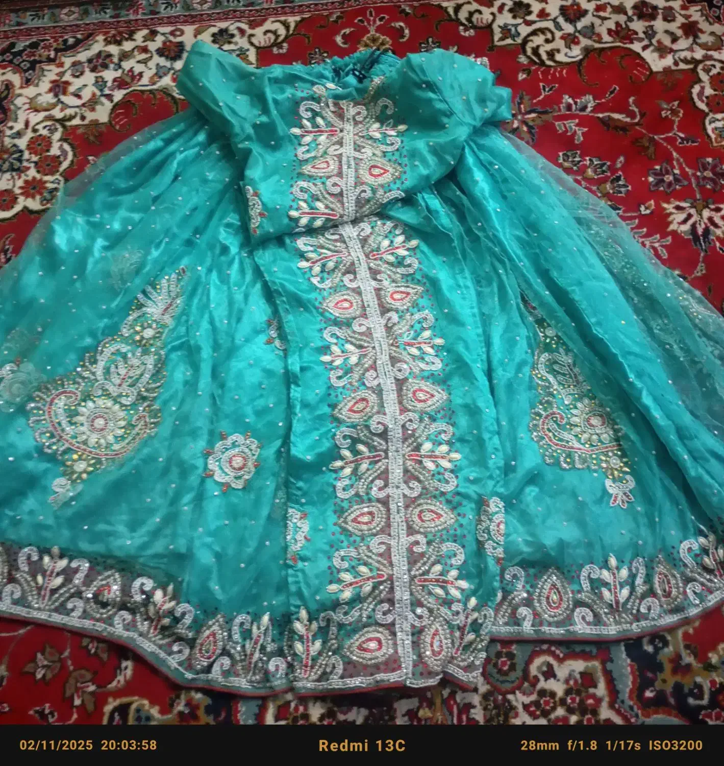 لباس محلی خوش رنگ وتمیز|لباس|دهدشت, |دیوار