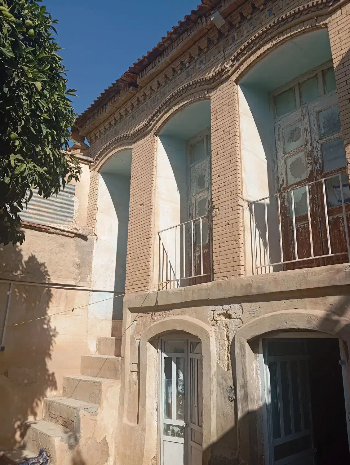 فروش خانه تاریخی و سنتی دارای ارزش|فروش خانه و ویلا|شیراز, لب آب|دیوار