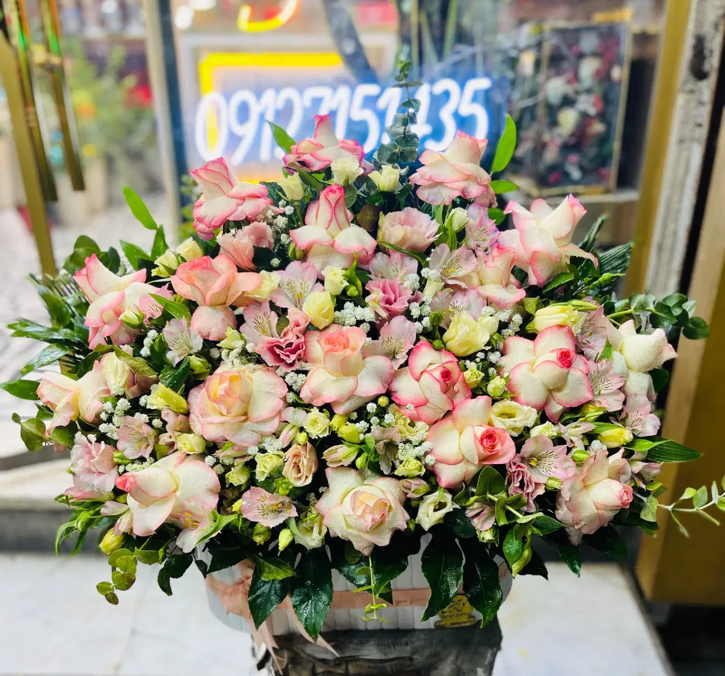 گل ارایی|خدمات پذیرایی، مراسم|پیشوا, |دیوار