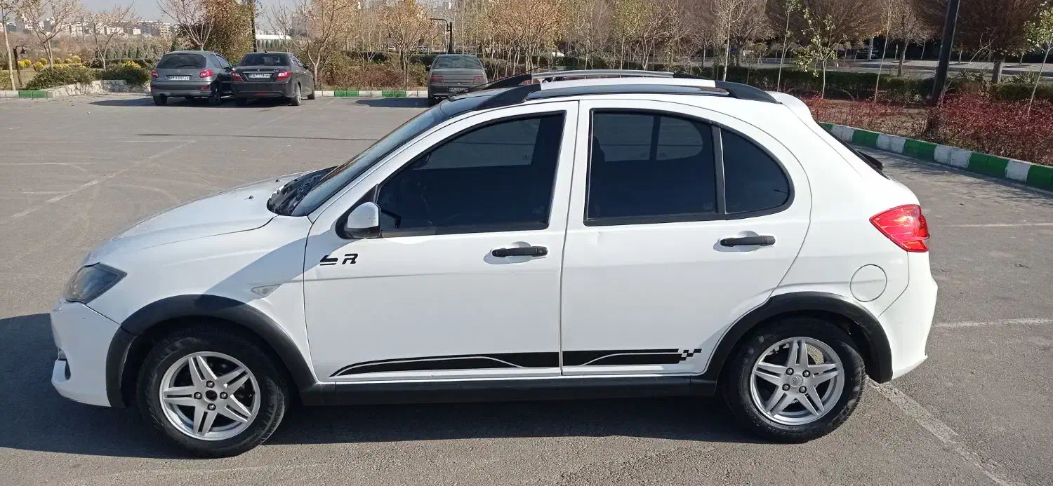 کوئیکR مدل ۴۰۰ بیرنگ شاسیها سالم|خودرو سواری و وانت|مشهد, هدایت|دیوار