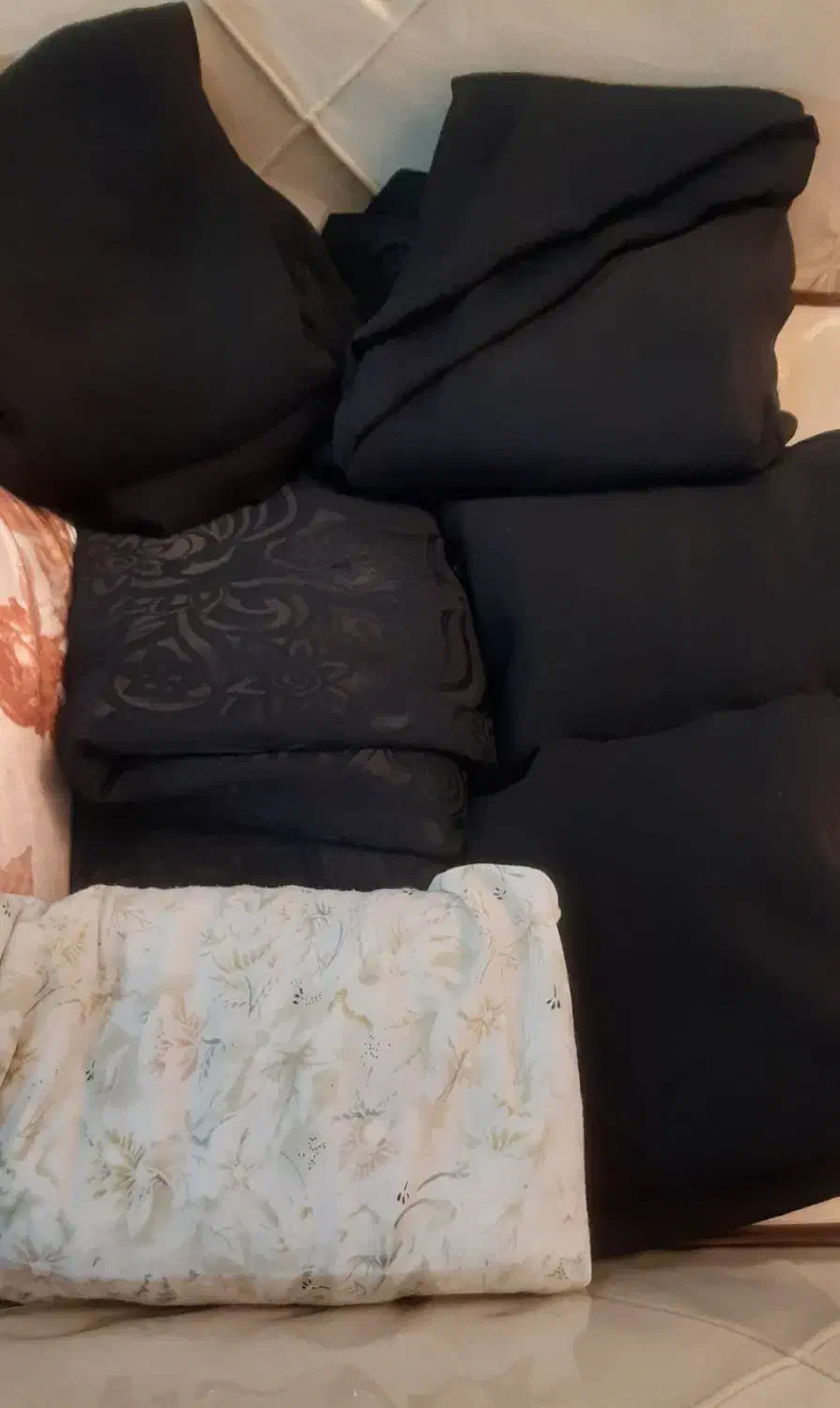 ۴ عدد چادر ۳ عددچادر  ساده یک عدد چادرعربی|لباس|شاهین‌شهر, عطار|دیوار