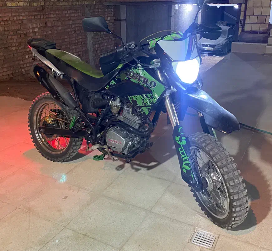 موتور تریل ۲۰۰ سی سی|موتورسیکلت|رفسنجان, |دیوار