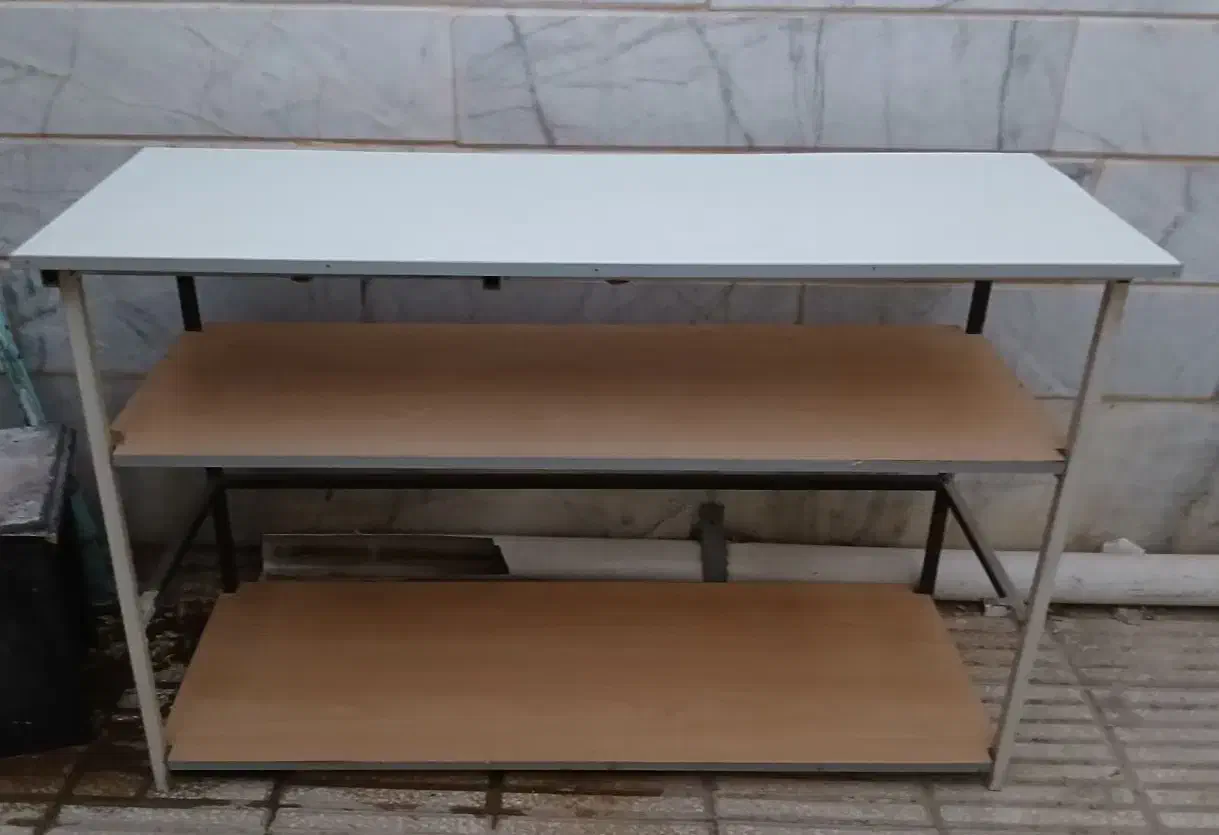 میز آهنی|میز تحریر و کامپیوتر|سبزوار, توحیدشهر|دیوار