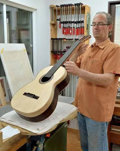 ارتقاء صدای گیتار رفع نویز و فالشی|گیتار، بیس، امپلیفایر|تهران, فلسطین (میدان انقلاب)|دیوار