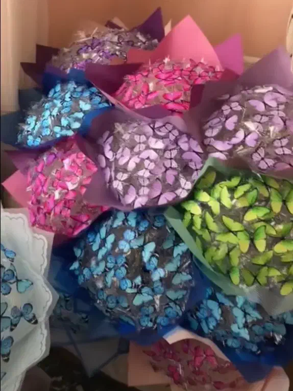 دسته گل پروانه ای|گل مصنوعی|سبزوار, پاسداران|دیوار