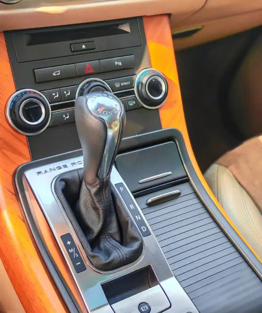 رنجروور مدل2010/واردات انواع خودروهای مناطق آزاد|خودرو سواری و وانت|رامسر, |دیوار