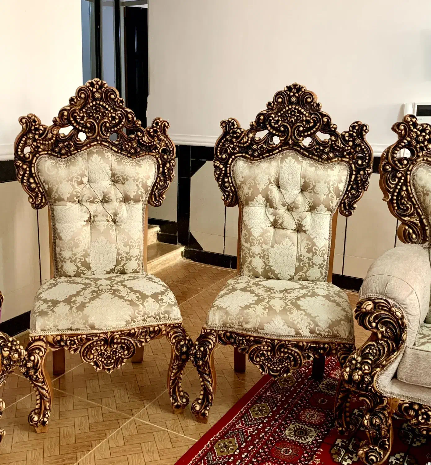 فروش مبل سلطنتی  9نفره|مبلمان خانگی و میز عسلی|برازجان, |دیوار