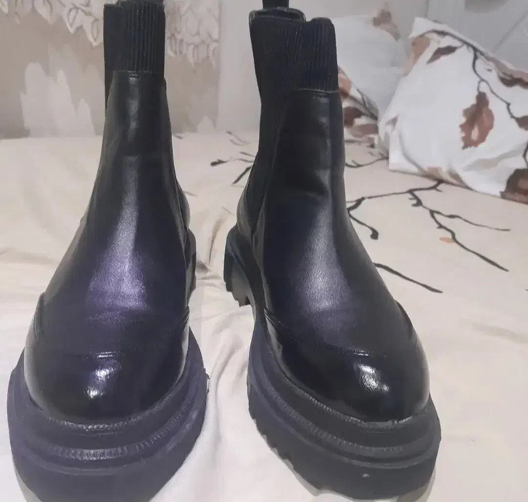 کفش|کیف، کفش، کمربند|شمشک, |دیوار