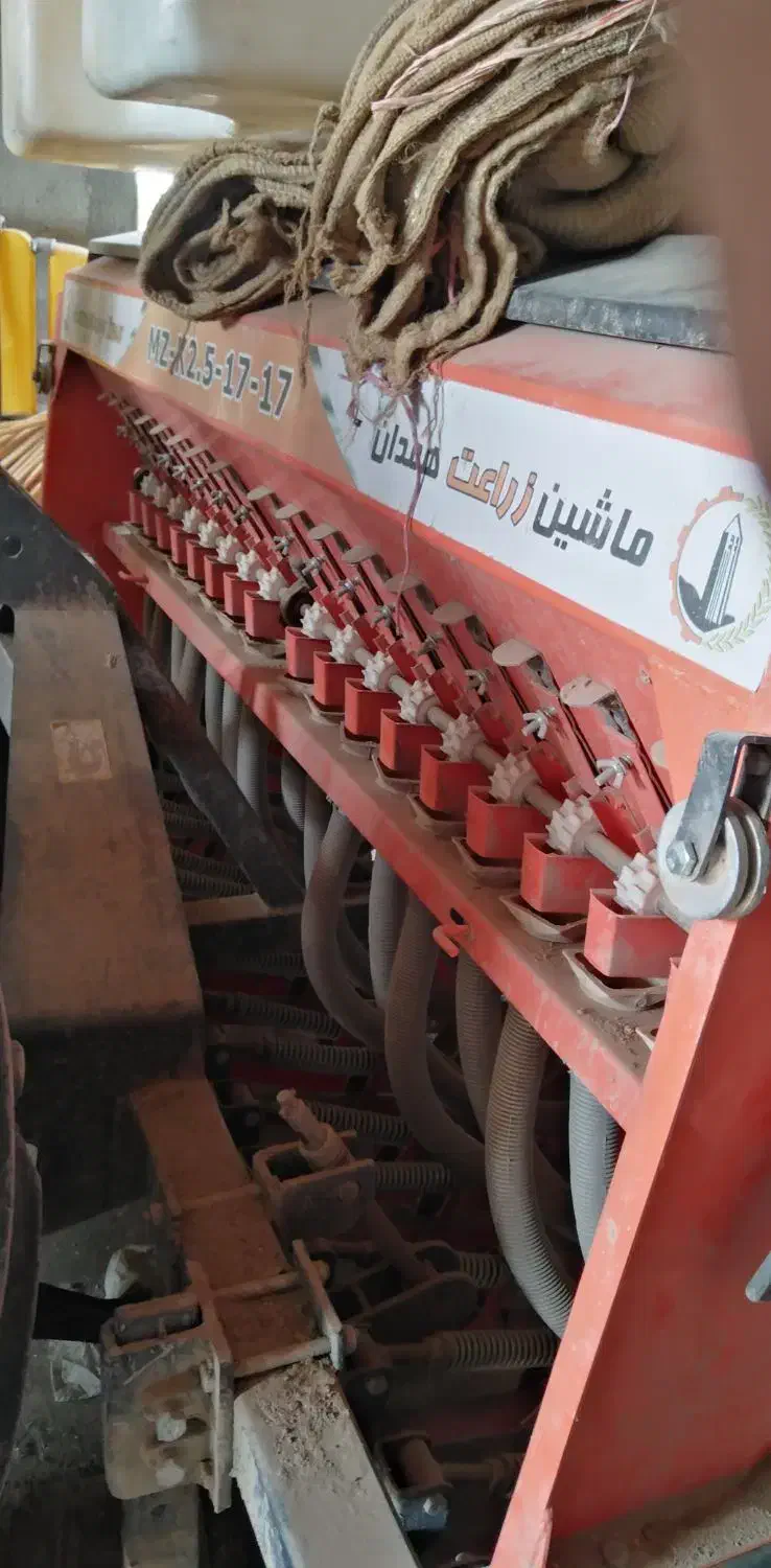 گندمکار زراعت همدان ۱۷ ردیفه|ماشین‌آلات صنعتی|جوین, |دیوار