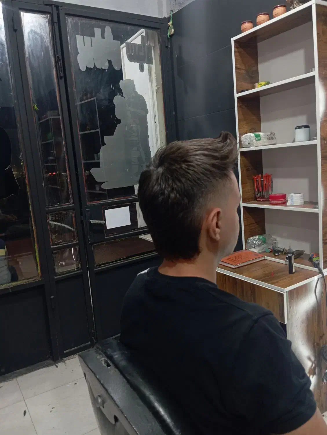 واگذاری مغازه یا آرایشگاه مردانه|اجارهٔ مغازه و غرفه|بوشهر, |دیوار