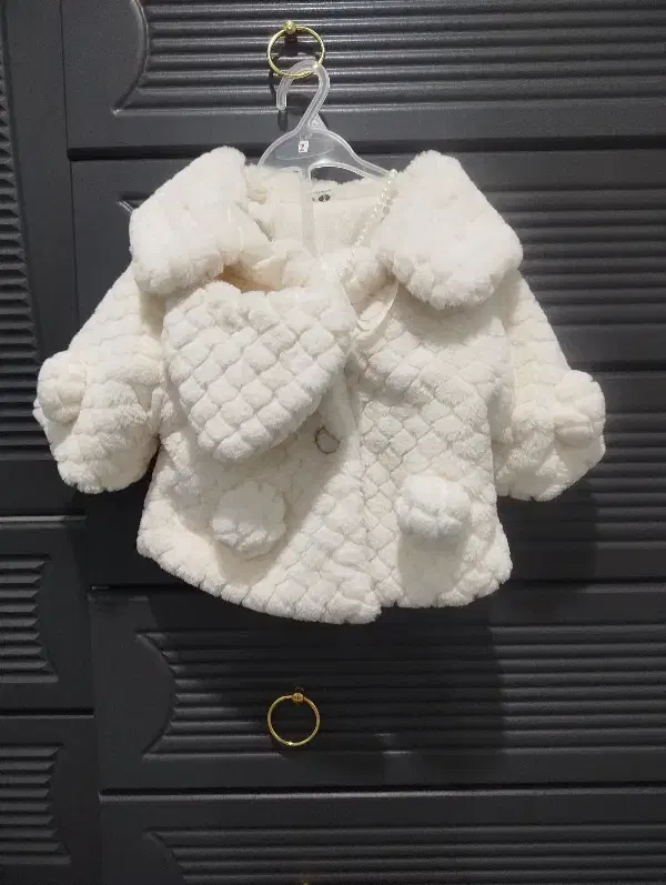 کاپشن|کفش و لباس بچه|قم, حنیف نژاد|دیوار