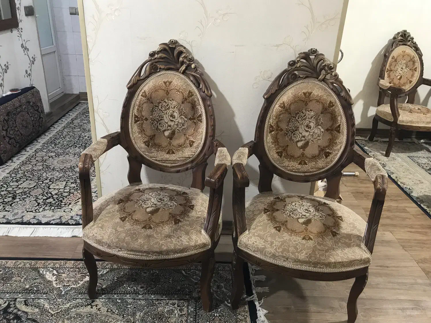 مبل سلطنتی دست ساز با چوب راش|مبلمان خانگی و میز عسلی|کاشان, راوند|دیوار