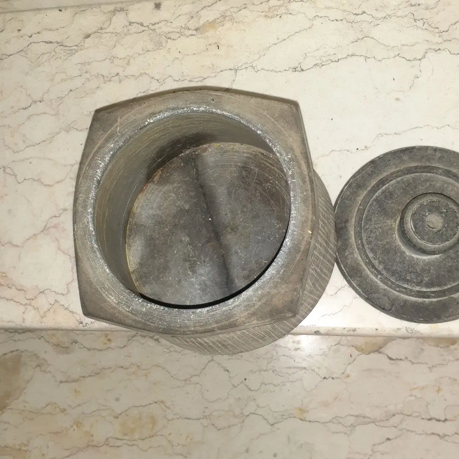 دیزی سنگی نامجو|کلکسیون اشیاء عتیقه|تهران, خواجه نظام الملک|دیوار