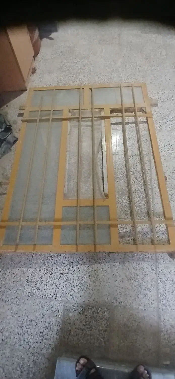 دو عدد پنجره فلزی|مصالح و تجهیزات ساختمان|نجف‌آباد, جوزدان|دیوار