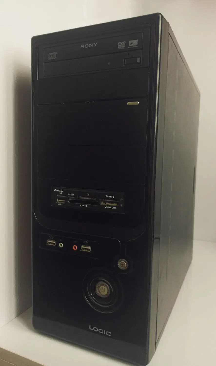 کامپیوتر ( مناسب برای کارهای سبک و معمولی )|رایانه رومیزی|تبریز, |دیوار