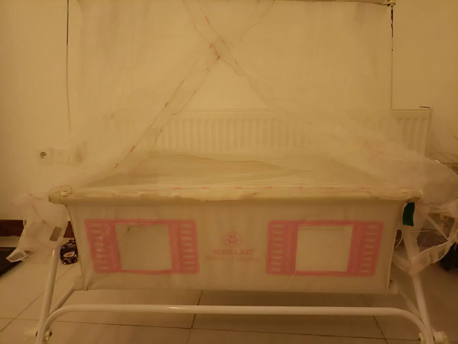 گهواره میلاد|تخت و صندلی بچه|خرم‌آباد, |دیوار