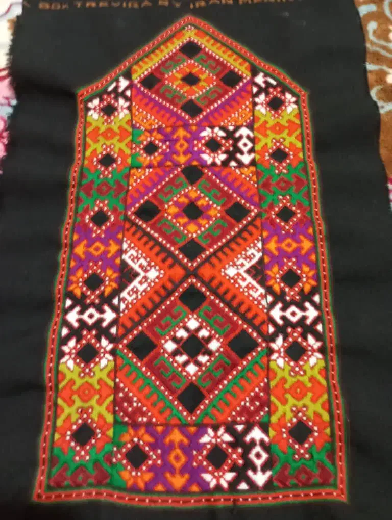 زیاستین قسطی|لباس|خاش, |دیوار