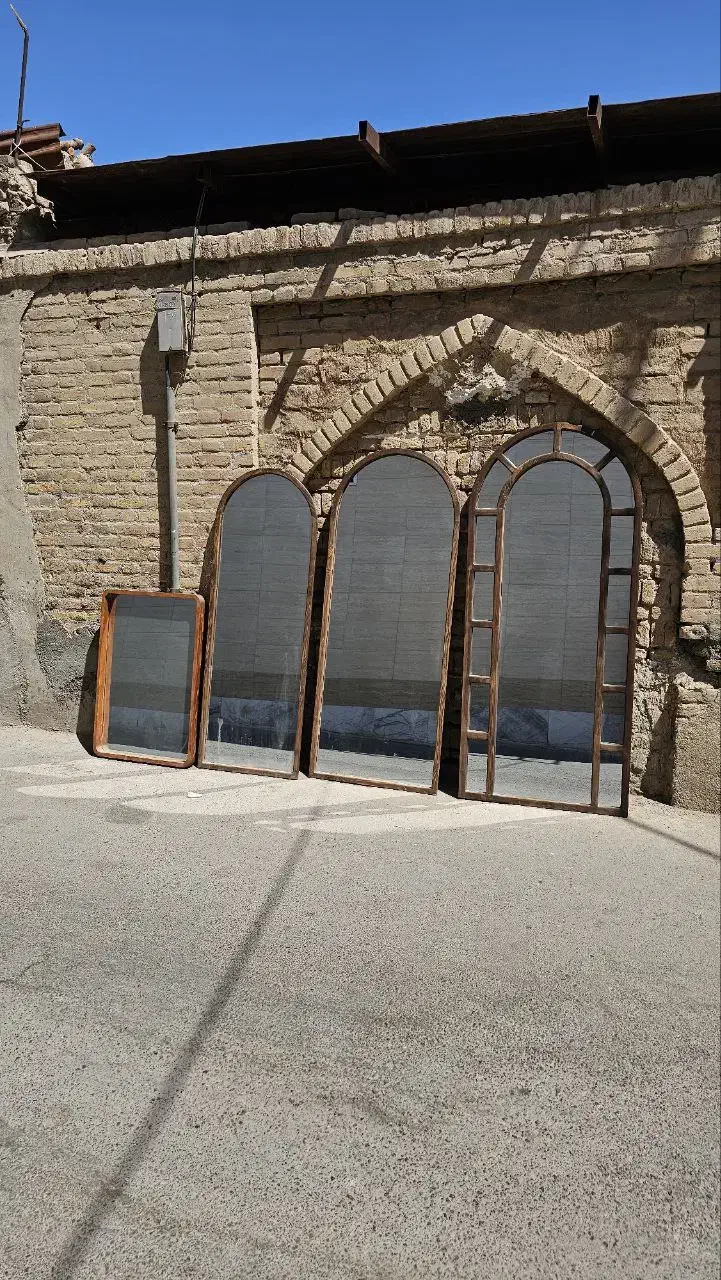 آینه قدی آینه کنارسالنی اینه ایستاده تمام چوب|آینه|مشهد, مصلی (کارمندان اول)|دیوار