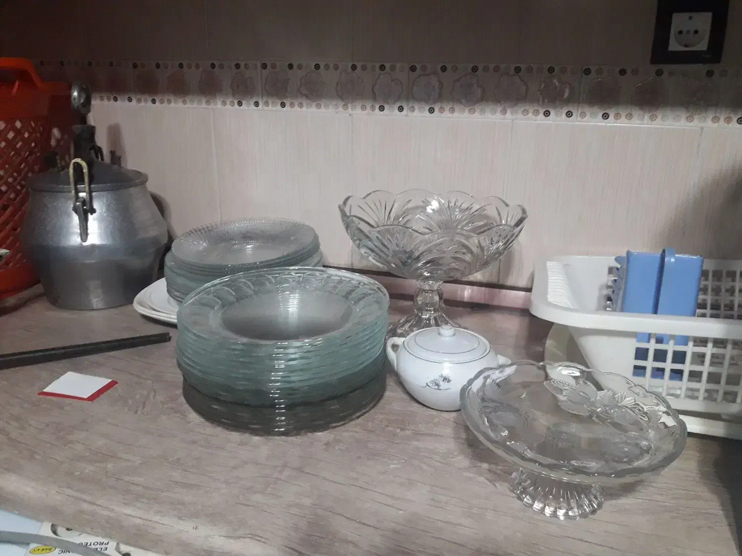 تعدادی وسائل آشپزخانه زیر قیمت بازار|ظروف سرو و پذیرایی|صدرا-فارس, فاز ۲|دیوار