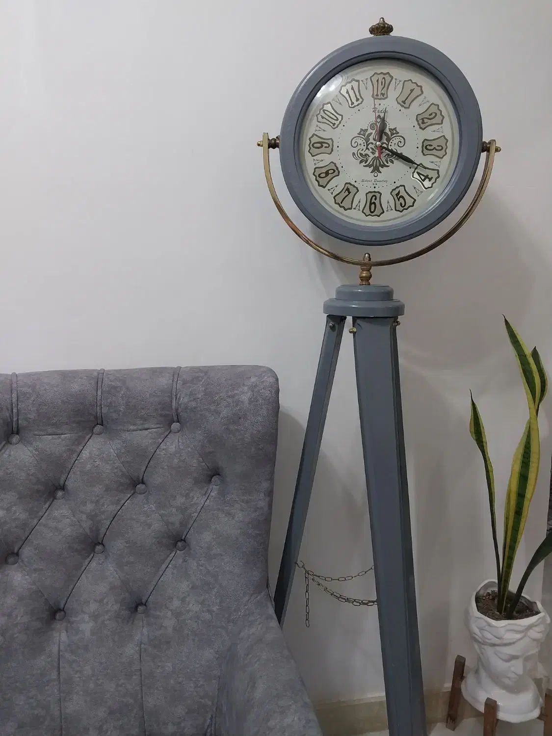 ساعت و میز عسلی|مبلمان خانگی و میز عسلی|رشت, نخودچر|دیوار