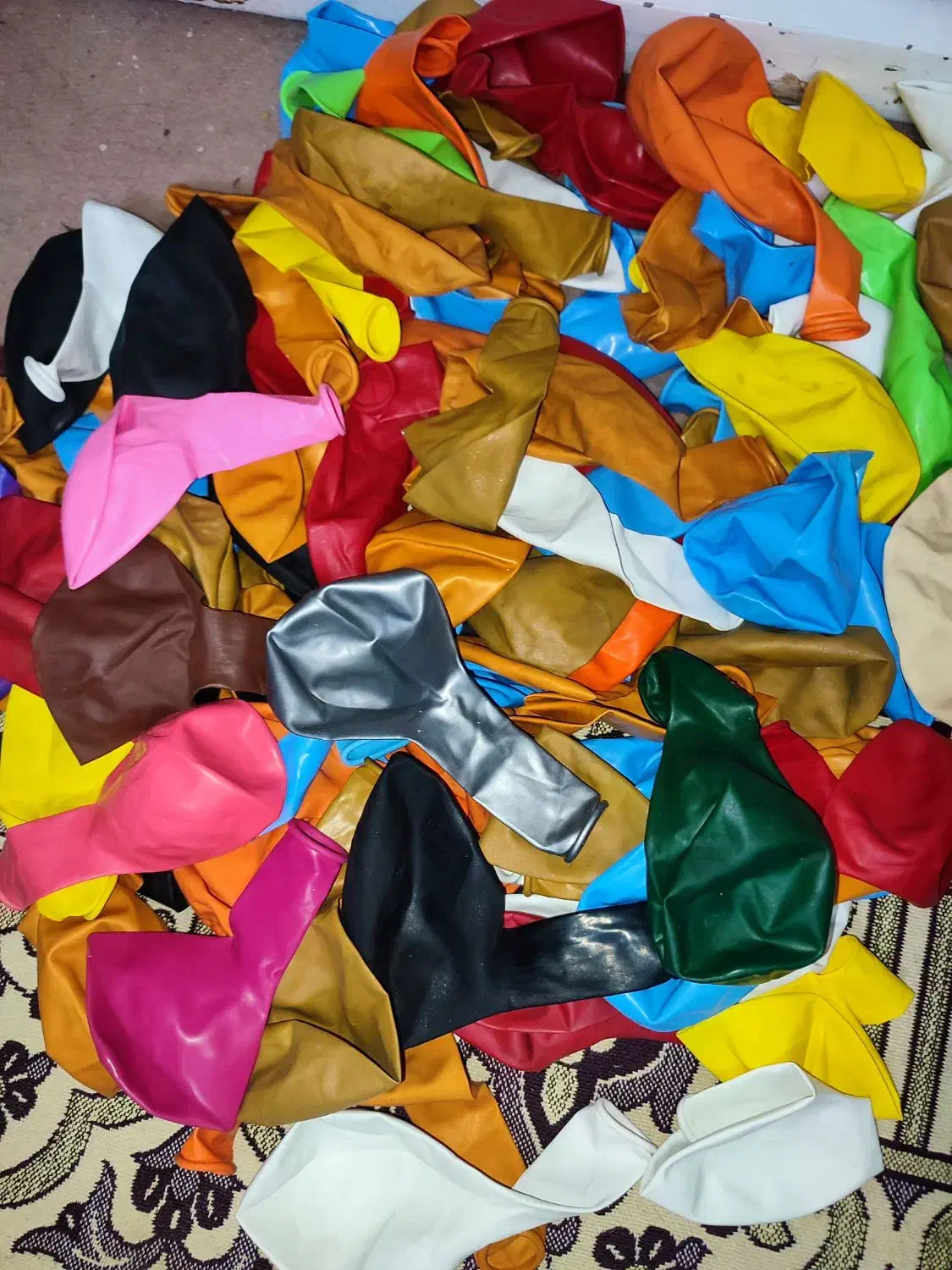 بادکنک باکیفیت|صنایع دستی و سایر لوازم تزئینی|قم, باغ شازده|دیوار