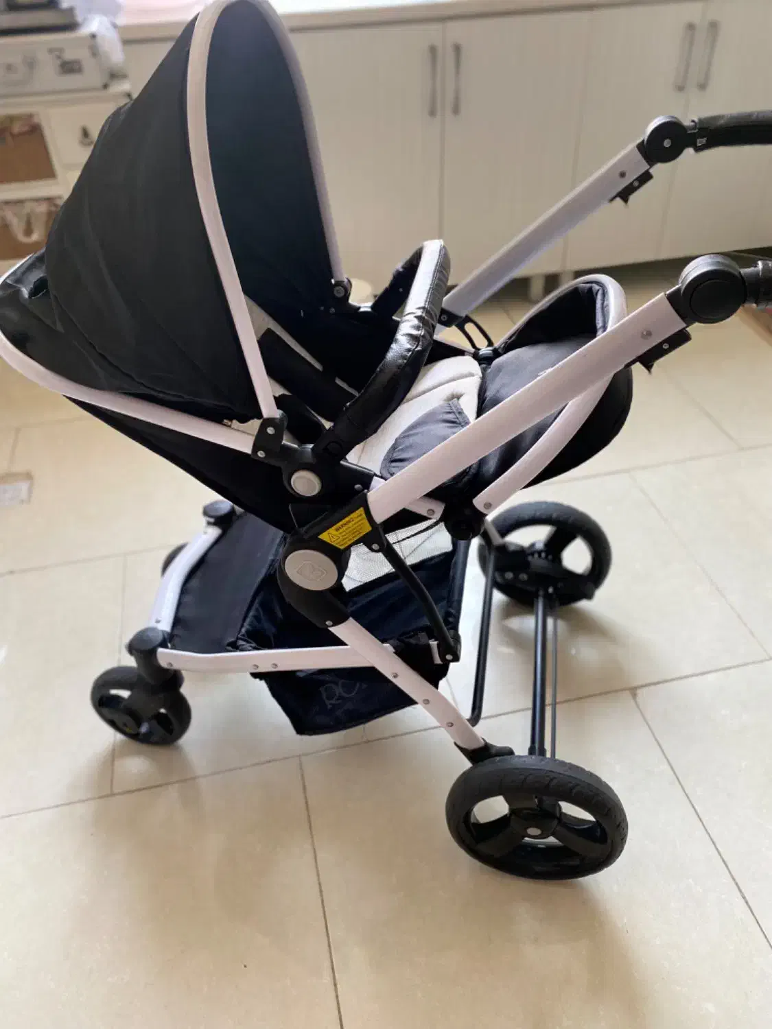 کالسکه روما دلیجان|کالسکه و لوازم جانبی|قدس, شهر‌قدس|دیوار