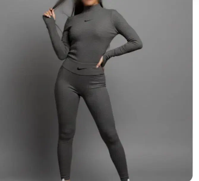 عنوانی لباس شیک زمستانه|لباس|نجف‌آباد, قلعه سفید|دیوار