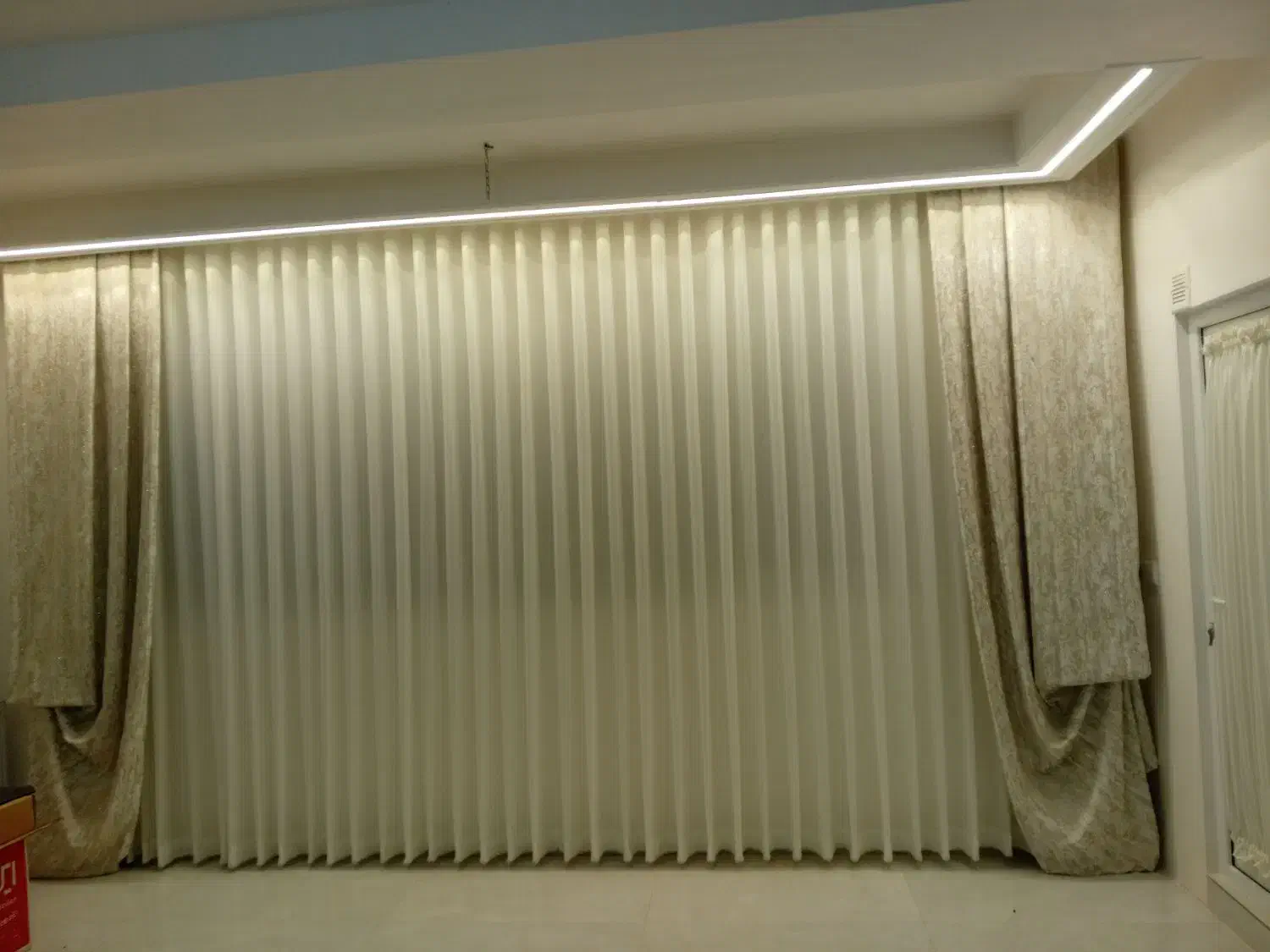 نصب انواع پرده|خدمات پیشه و مهارت|میانه, |دیوار