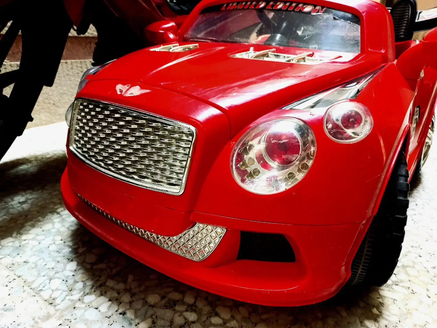 ماشین شارژی دوموتوره|اسباب‌بازی بچه|اراک, |دیوار