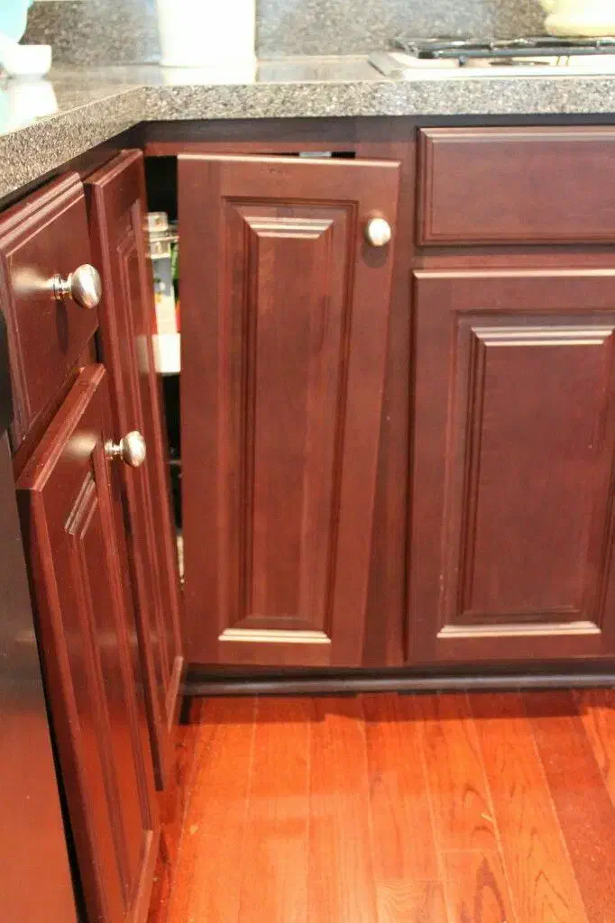 تعمیرات کابینت و کمد دیواری، قربانی|خدمات پیشه و مهارت|اندیشه, اندیشه فاز ۱|دیوار