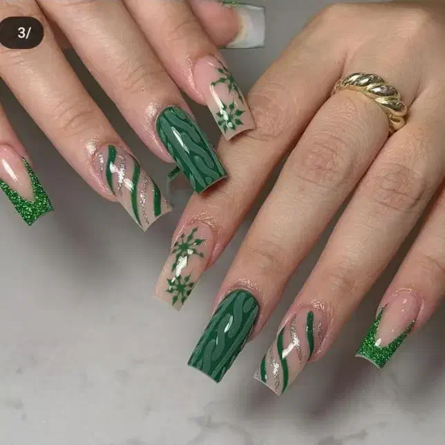 کاشت  ناخن فقط فقط ۳۰۰تومان|خدمات آرایشگری و زیبایی|الوند, |دیوار