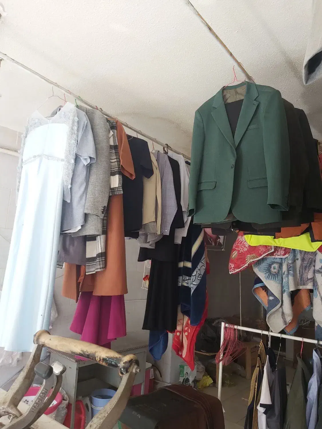 خدمات خشکشویی.مبل شویی،پتوو شویی.پرده.بهاران|خدمات نظافت|سنندج, |دیوار